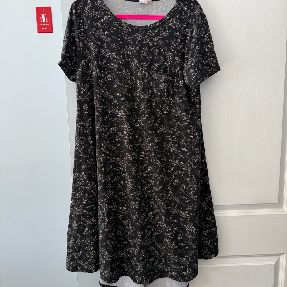 Elegant Black and Gold Patterned Dress
